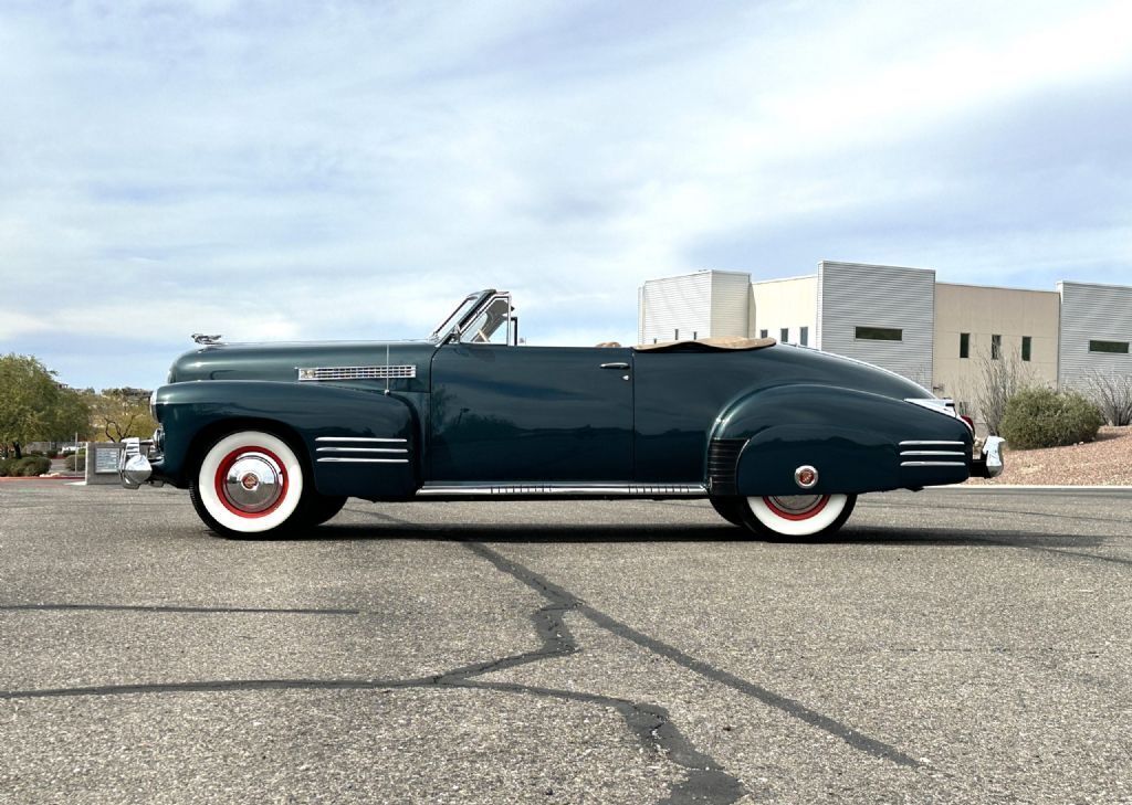 1941 Cadillac Series 62 Convertible Coupe - photo 4