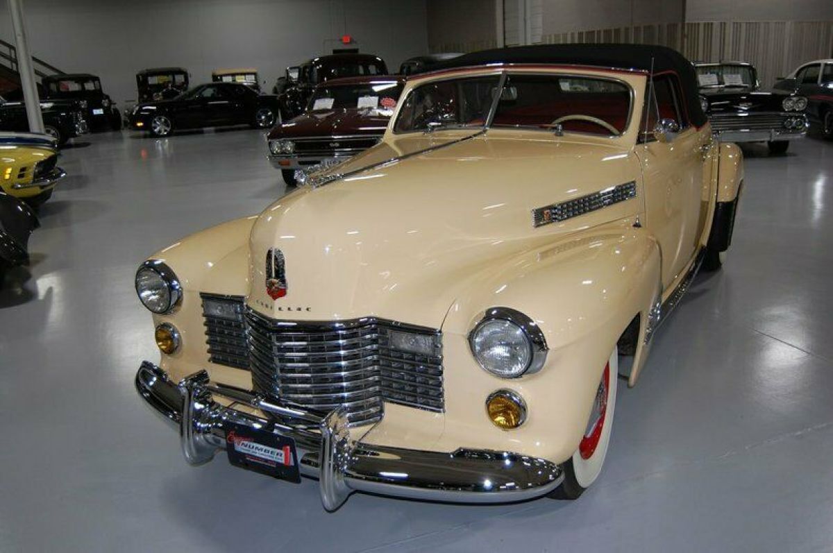 1941 Cadillac Series 62 Convertible - photo 7