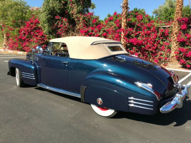 1941 Cadillac Series 62 Deluxe Convertible Coupe - photo 3