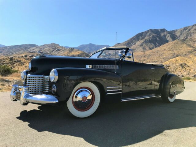 1941 Cadillac Series 62 Deluxe Convertible Coupe - photo 5