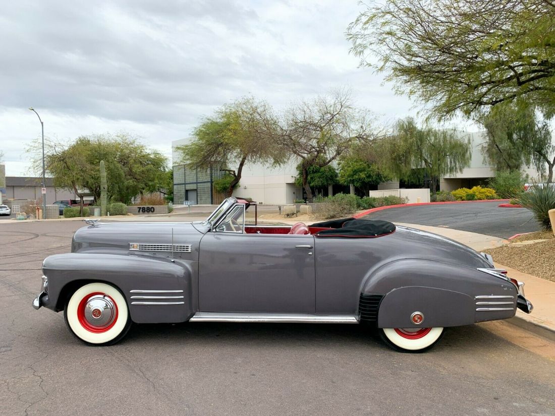 1941 Cadillac Series 62 Deluxe Convertible Coupe - photo 3