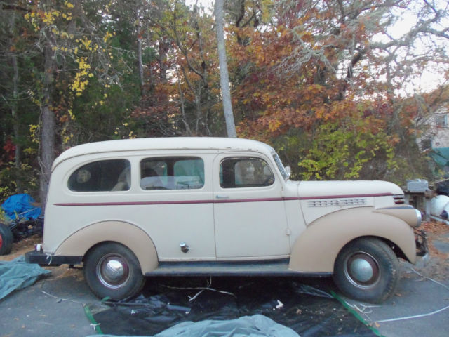 1941 Chevrolet Suburban - photo 2