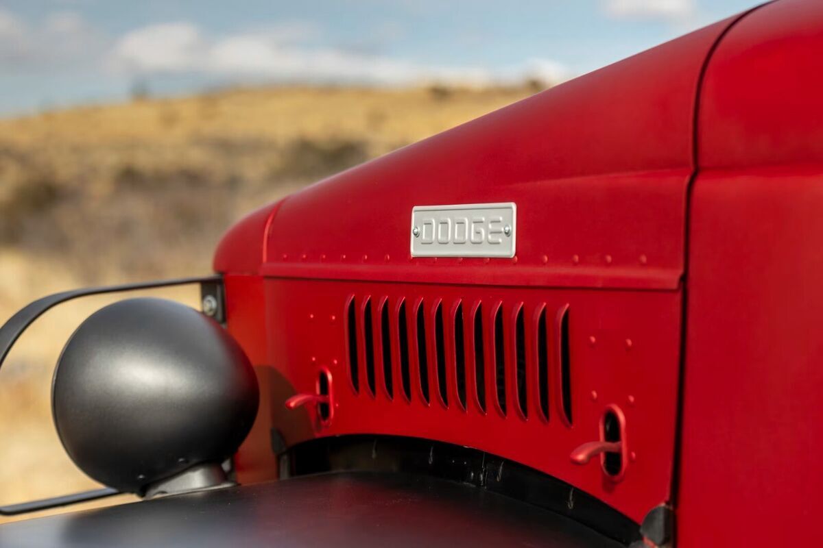 1941 Dodge Power Wagon - photo 12