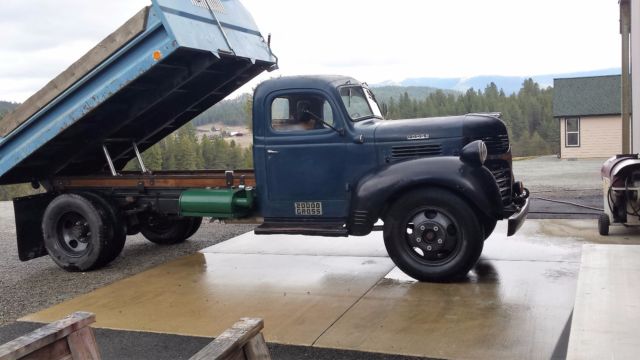 1941 Dodge Ton and a half dump truck - photo 2