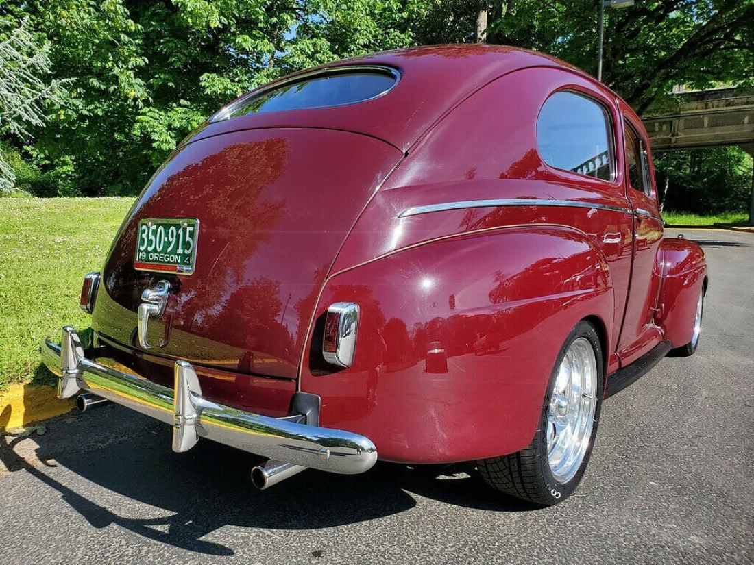 1941 Ford 2 Door Sedan - photo 10