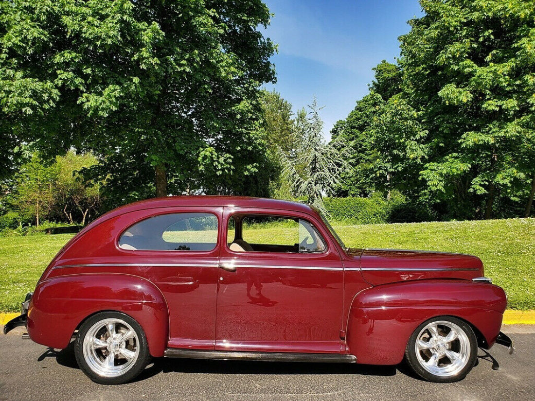 1941 Ford 2 Door Sedan - photo 11