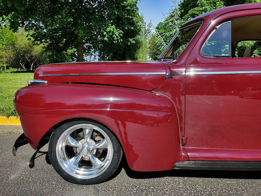 1941 Ford 2 Door Sedan - photo 4