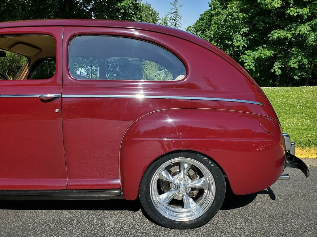 1941 Ford 2 Door Sedan - photo 6