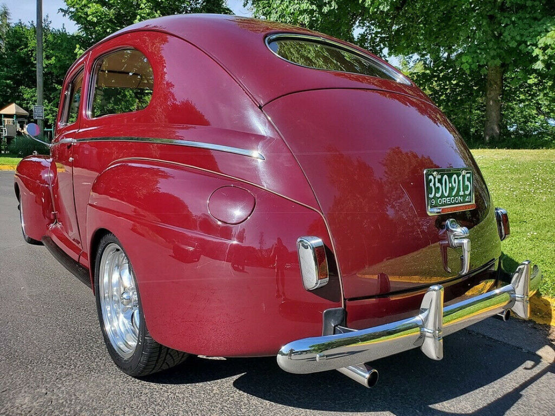 1941 Ford 2 Door Sedan - photo 7