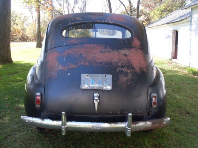 1941 Ford Sedan Deluxe - photo 4