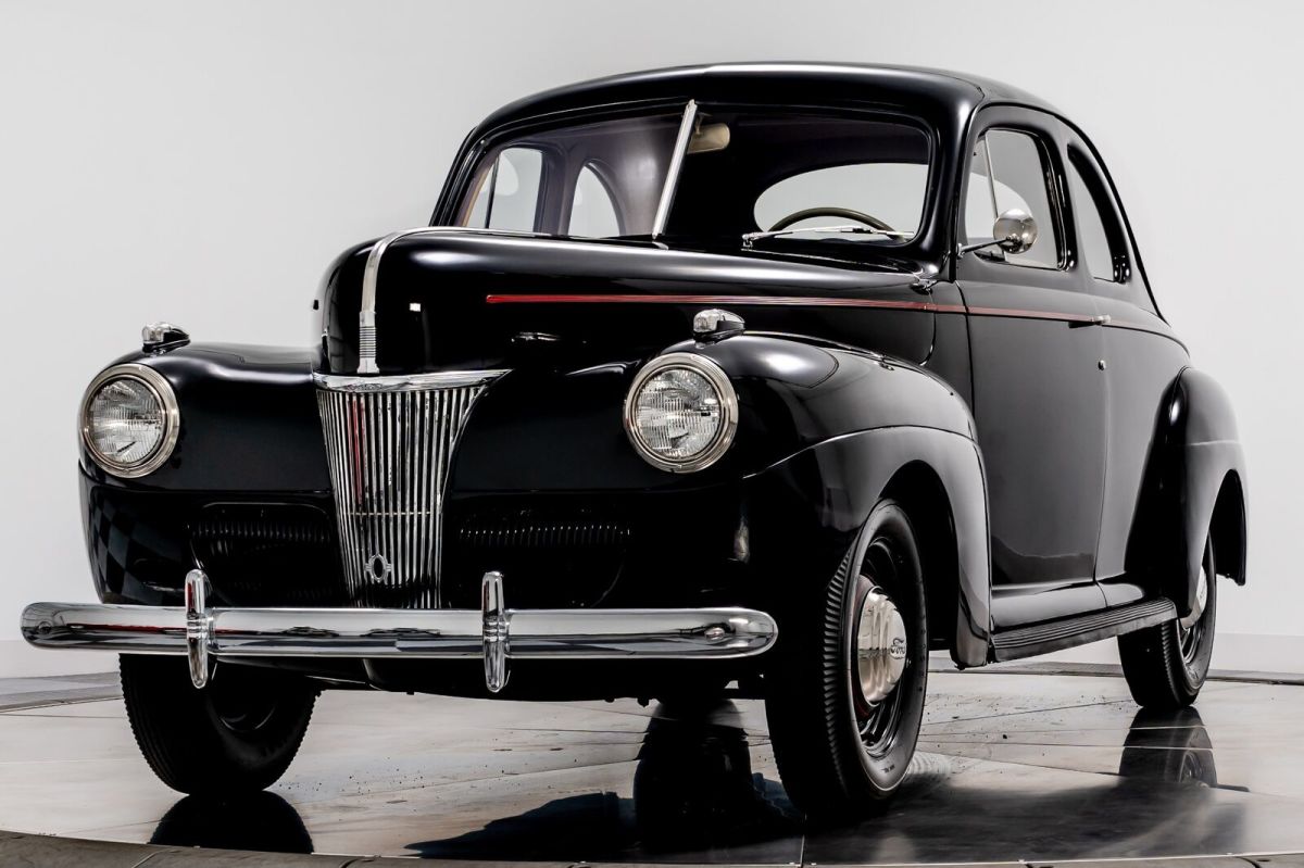 1941 Ford Tudor Special Business Coupe - photo 4