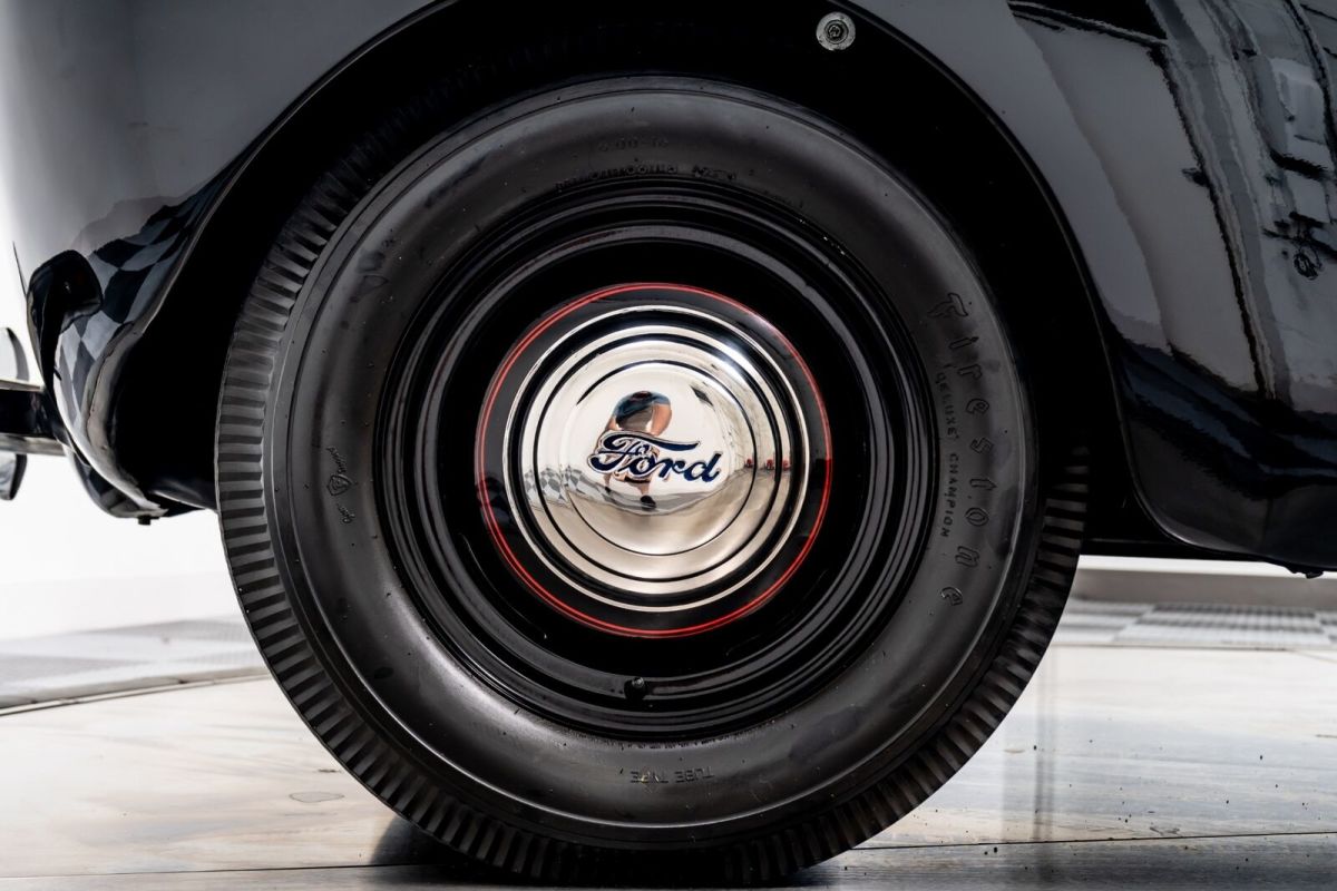 1941 Ford Tudor Special Business Coupe - photo 9