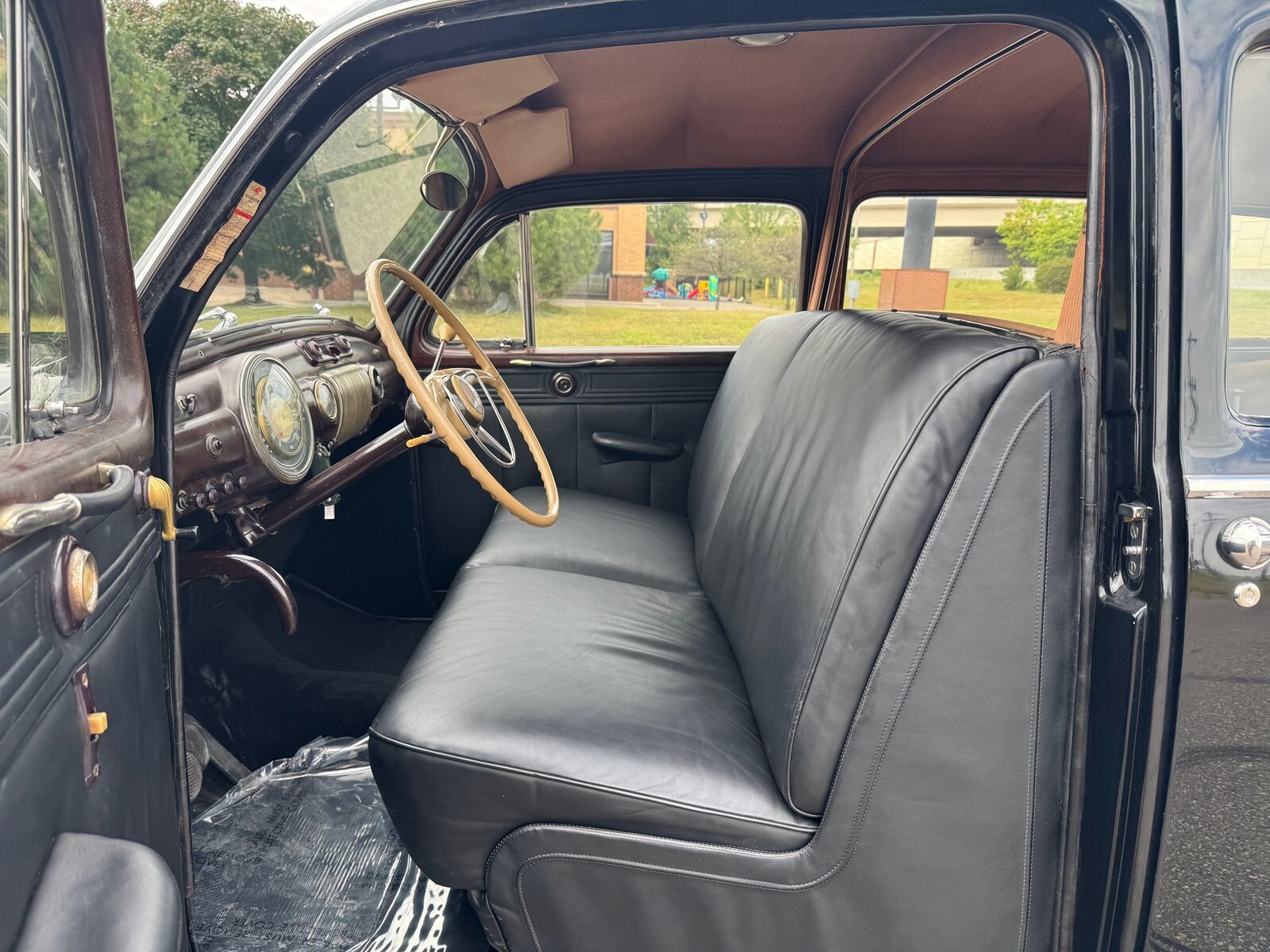 1941 Lincoln Custom V12 Limousine - photo 10