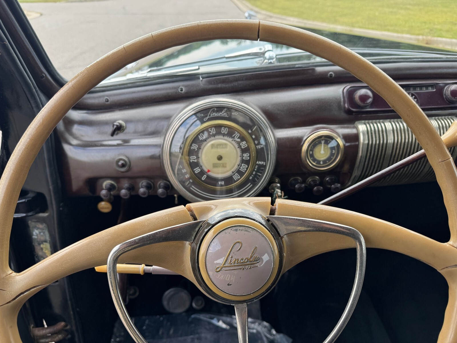 1941 Lincoln Custom V12 Limousine - photo 12