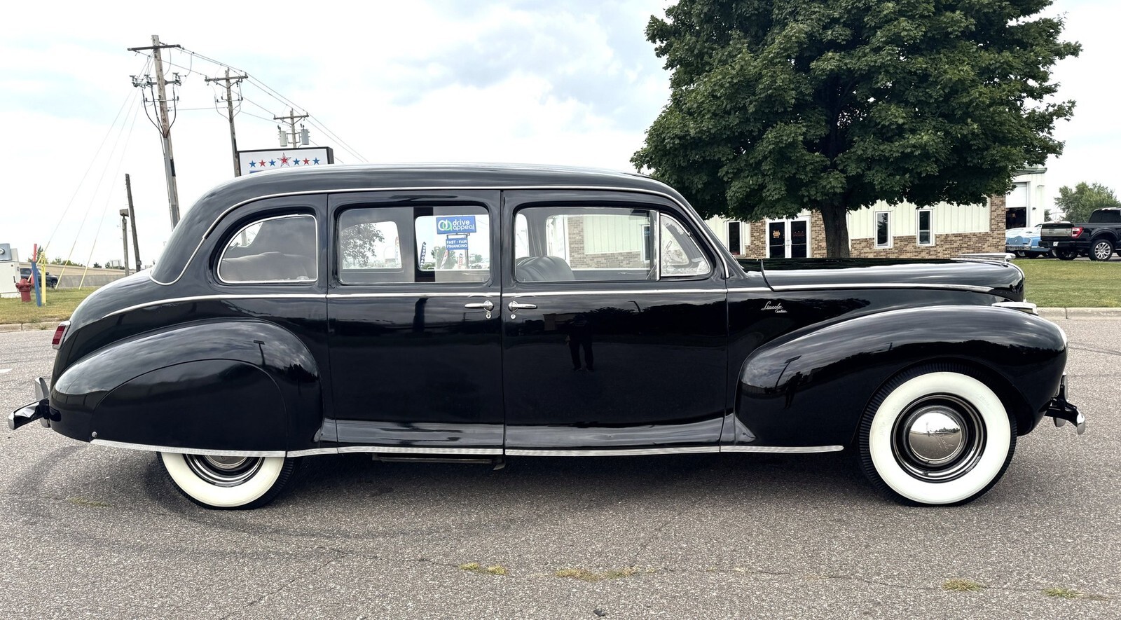 1941 Lincoln Custom V12 Limousine - photo 2