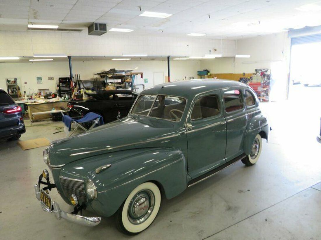 1941 Mercury Sedan - photo 2