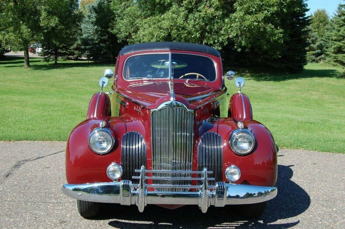 1941 Packard Super Eight 180 Formal Sedan - photo 2