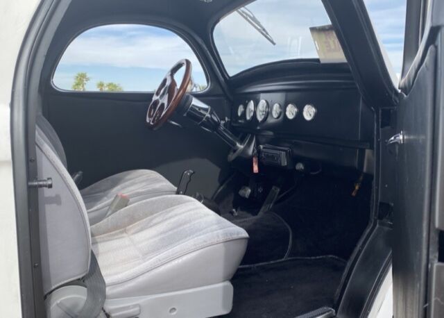 1941 Willys Custom Fiberglass Coupe 454 Chevy big block V8 - photo 3