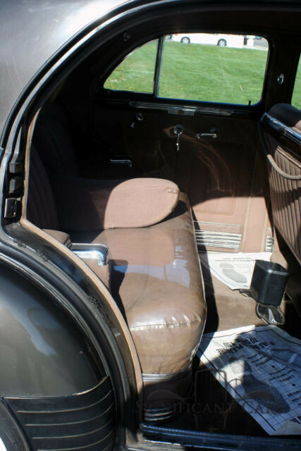 1941 Cadillac Series 62 Sedan - photo 11