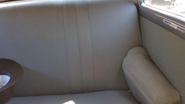 1942 Chevrolet Special Deluxe 2 door Town Sedan - photo 12