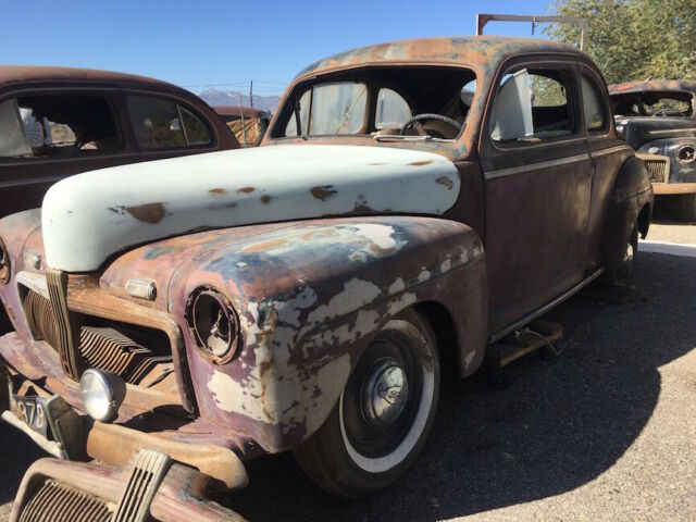 1942 Ford Deluxe - photo 2