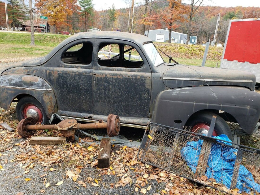 1942 Ford Coupe - photo 4