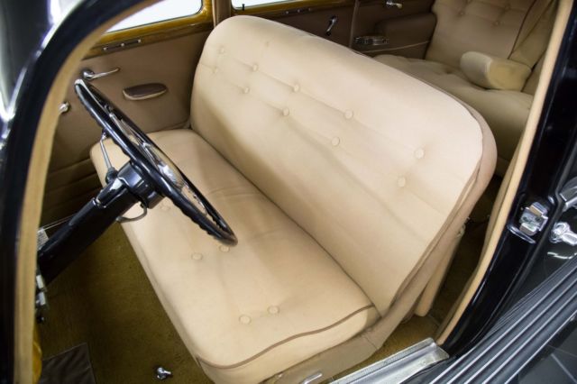 1942 Packard Super Eight One Sixty 7-Passenger Touring Sedan - photo 9