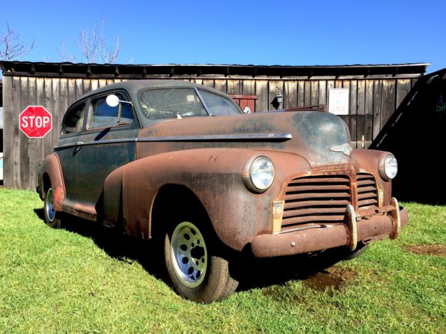 1942 Pre-war Chevrolet Deluxe 2 Door Sedan 1942 Chevrolet Deluxe Sedan