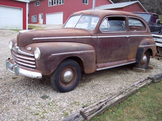 1946 46 Ford Deluxe tudor 2 door sedan barn find project car 1946 Ford deluxe tudor 2 door sedan