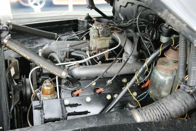 1946 Cadillac Series 62 6 window sedan - photo 12