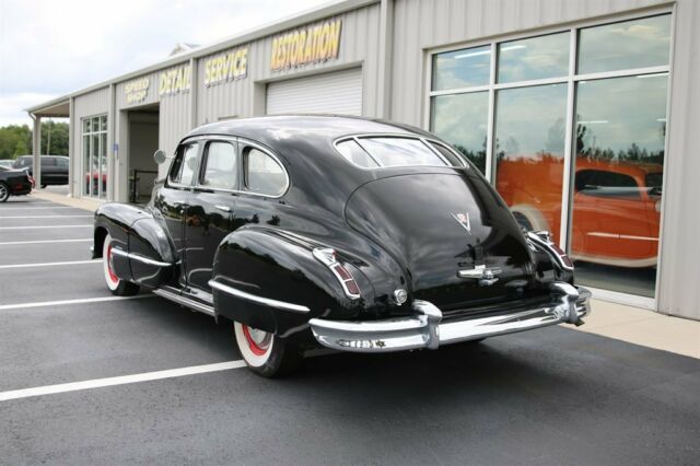1946 Cadillac Series 62 6 window sedan - photo 3