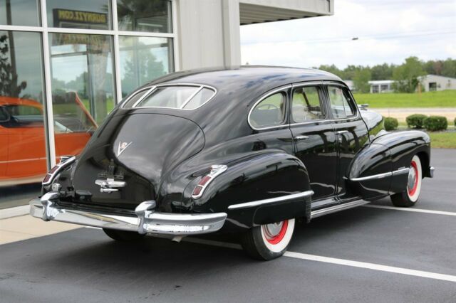 1946 Cadillac Series 62 6 window sedan - photo 5