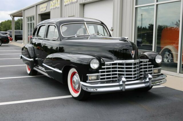 1946 Cadillac Series 62 6 window sedan - photo 7