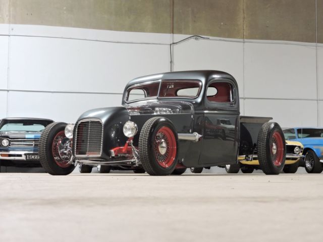 1946 Chevrolet Pick Up Ridler Award Finalist featured in HotRod Magazine - photo 2