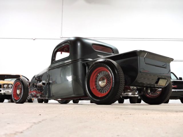 1946 Chevrolet Pick Up Ridler Award Finalist featured in HotRod Magazine - photo 4