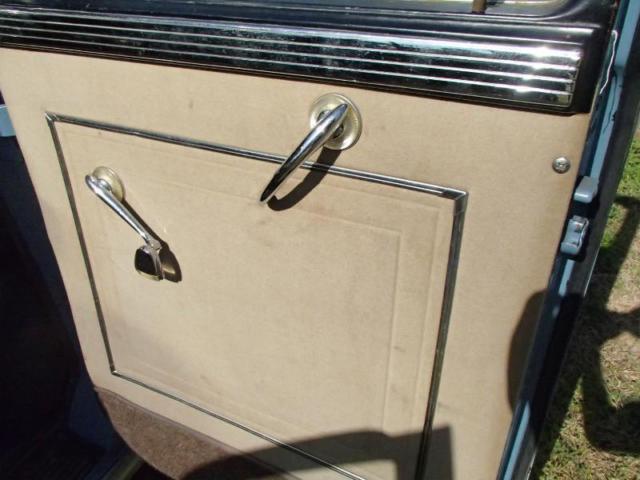 1946 Chrysler Windsor Sedan - photo 13