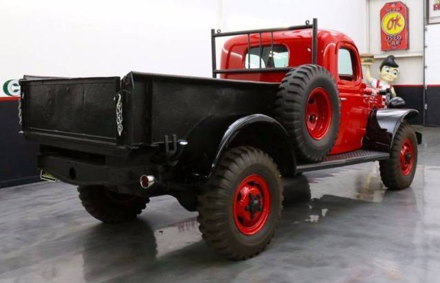 1946 Dodge Power Wagon 4 x 4 - photo 12