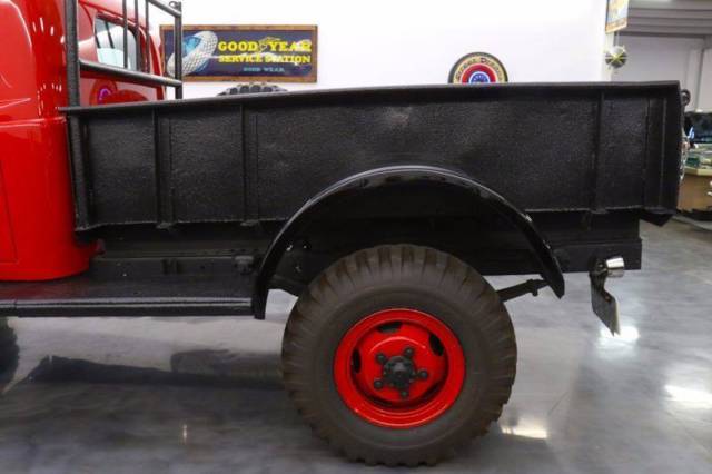 1946 Dodge Power Wagon 4 x 4 - photo 7
