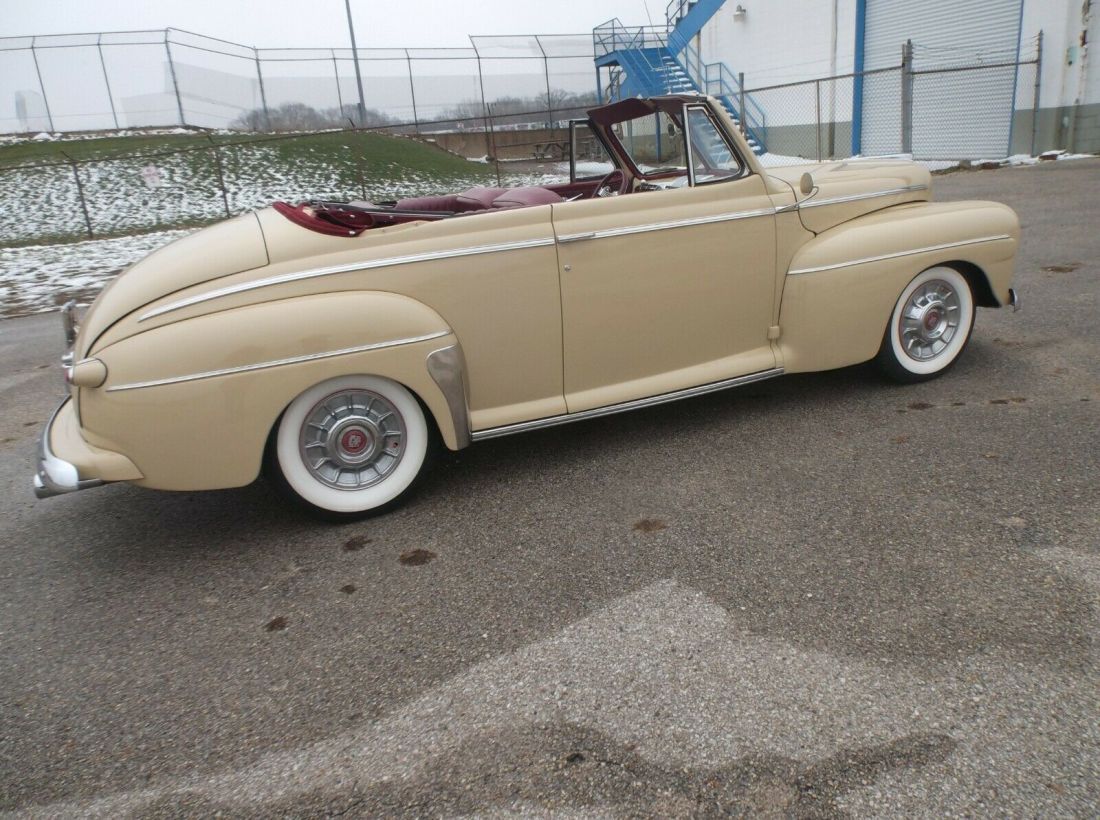 1946 Ford convertible - photo 2