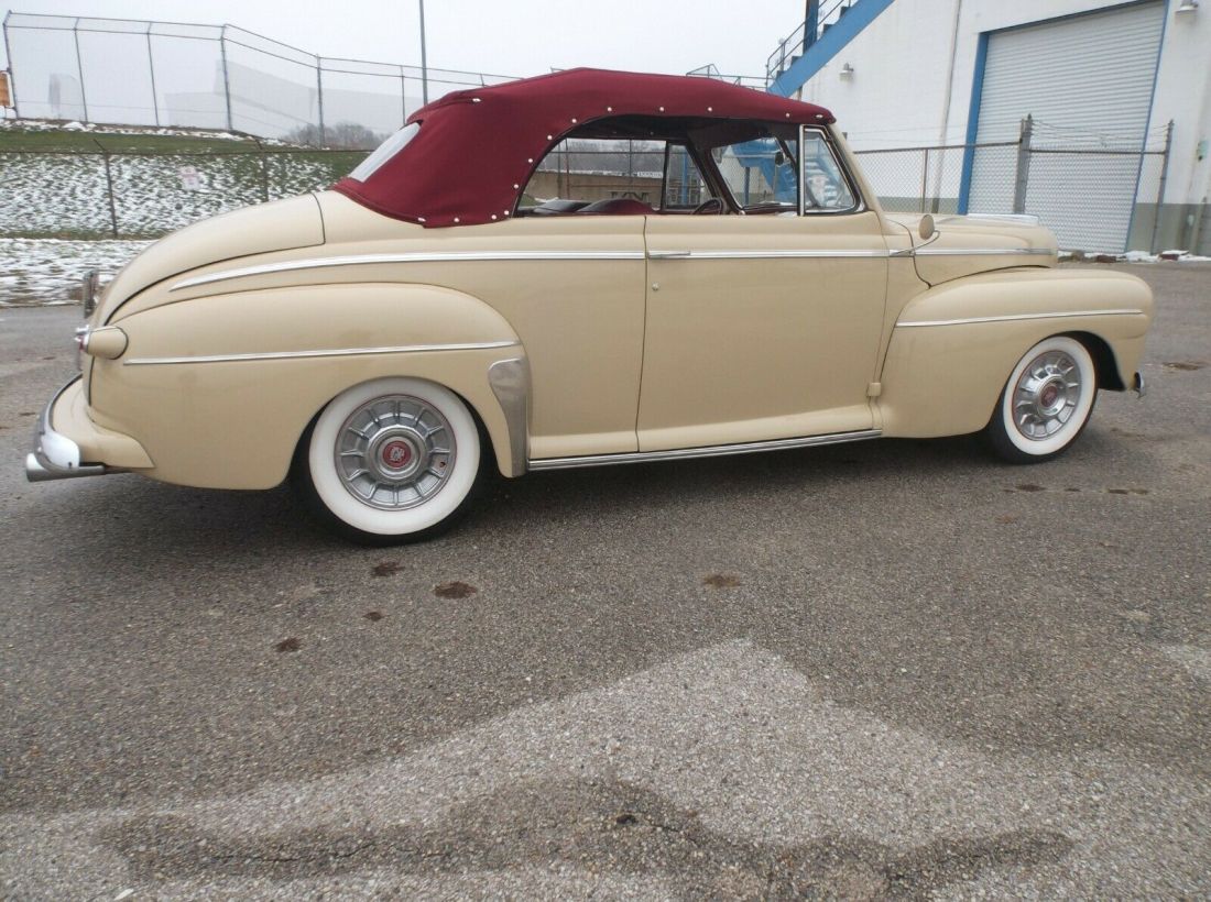 1946 Ford convertible - photo 4