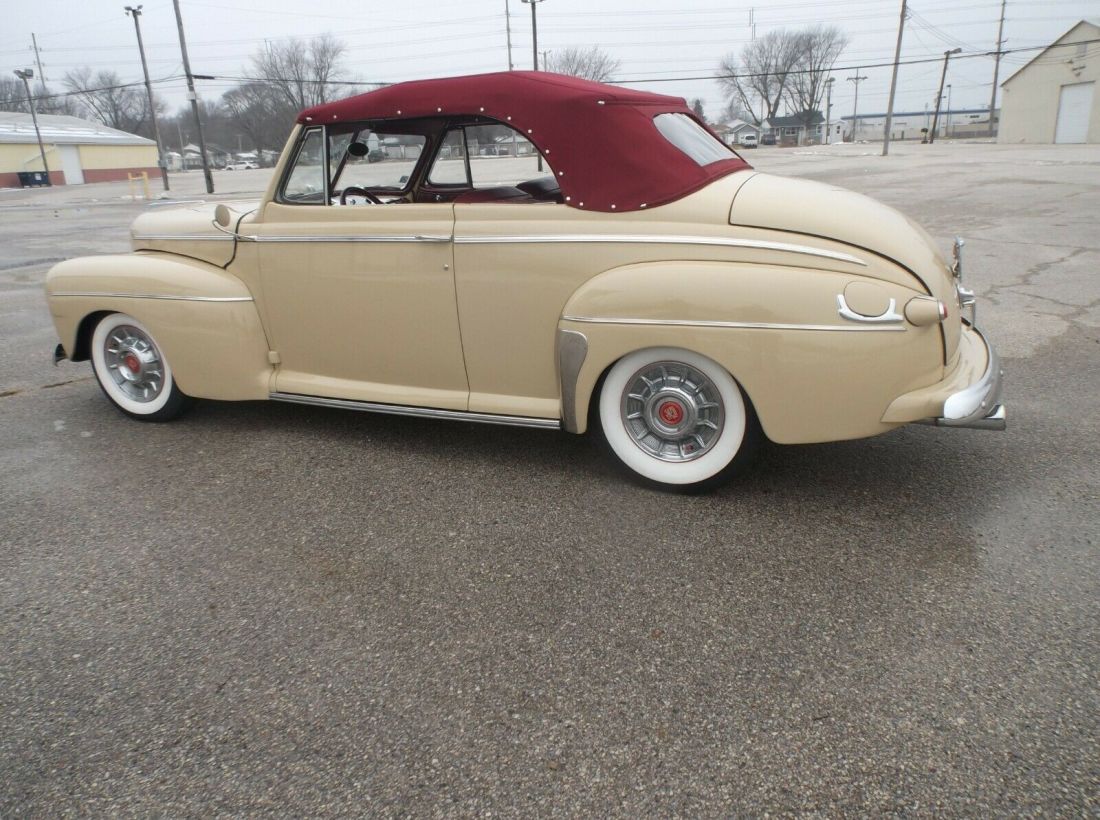 1946 Ford convertible - photo 6