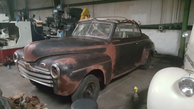 1946 Ford convertible - photo 2