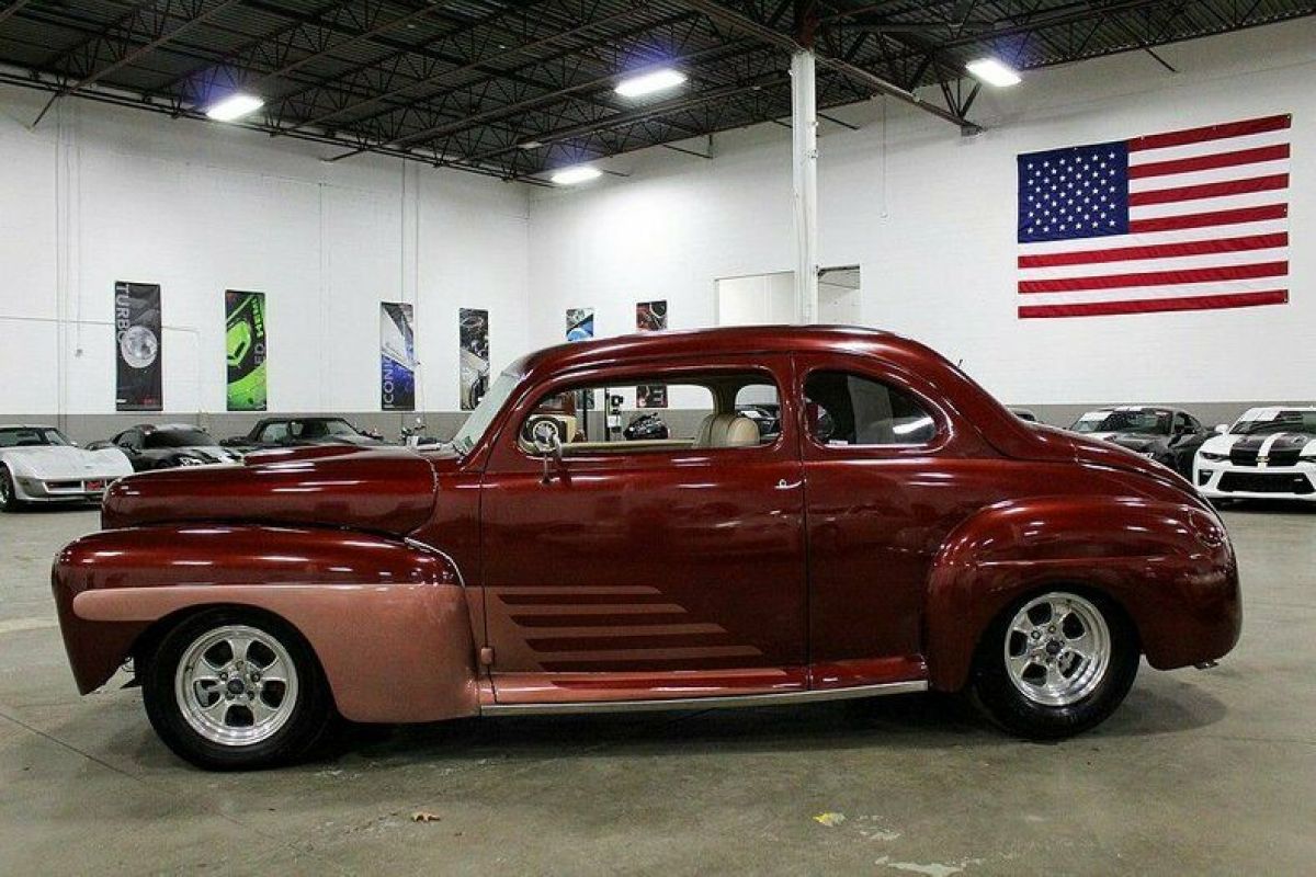 1946 Ford Coupe - photo 2