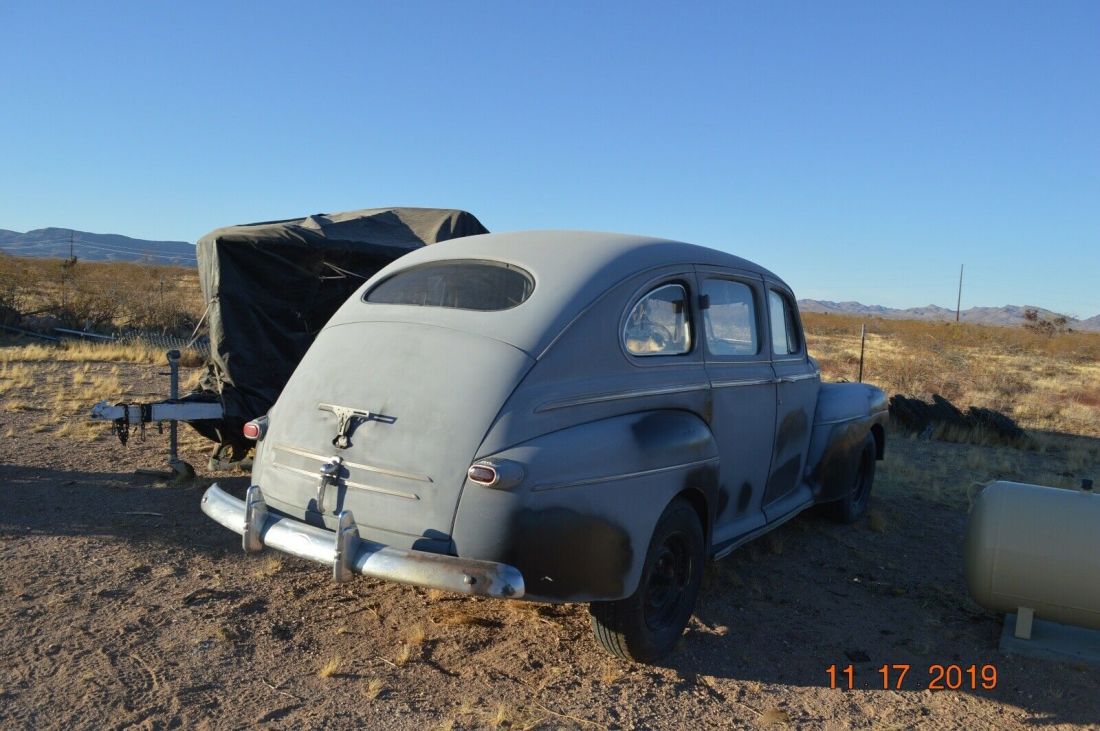 1946 Ford Sedan - photo 3