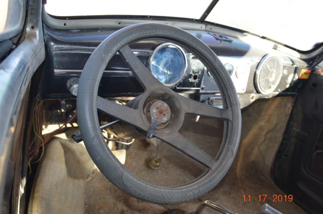 1946 Ford Sedan - photo 8