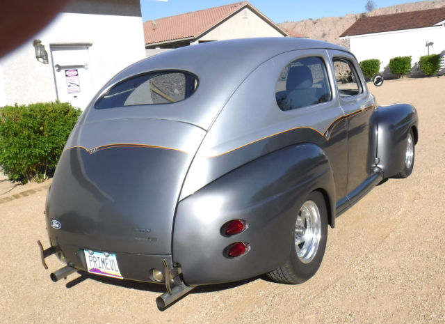 1946 Ford Tudor Sedan - photo 4