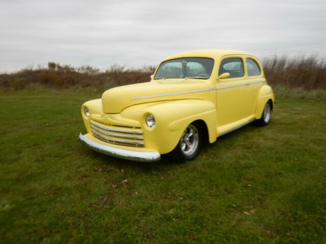 1946 Ford Super Deluxe 2dr sedan