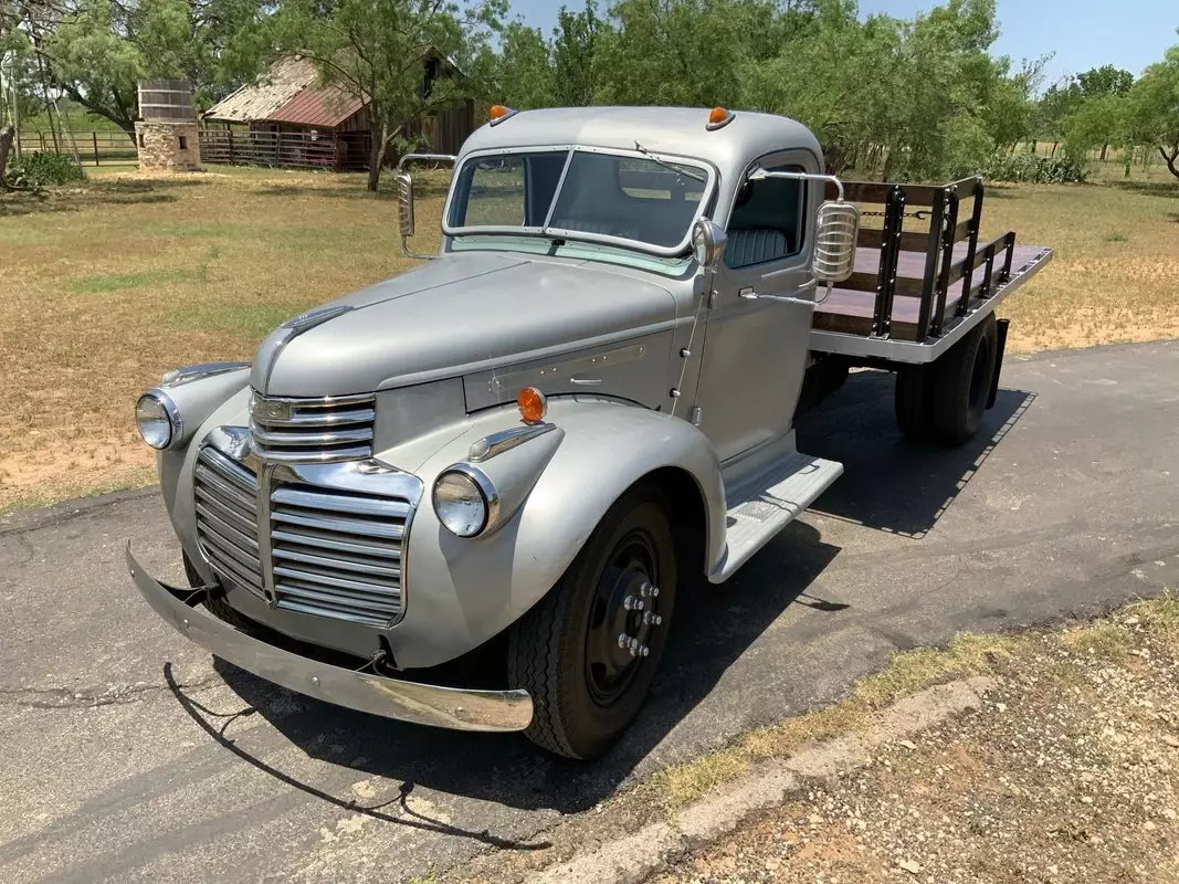 1946 GMC CC303 1121 Miles Silver Pickup Truck 228 I6 4-Speed 1946 GMC CC303