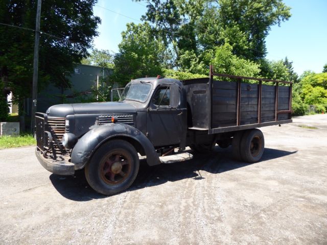 1946 International Harvester KB-6 Stake Body Dump - photo 2