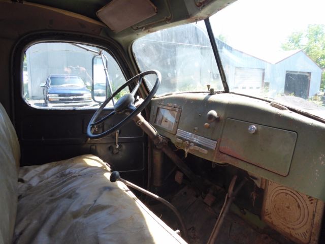 1946 International Harvester KB-6 Stake Body Dump - photo 5